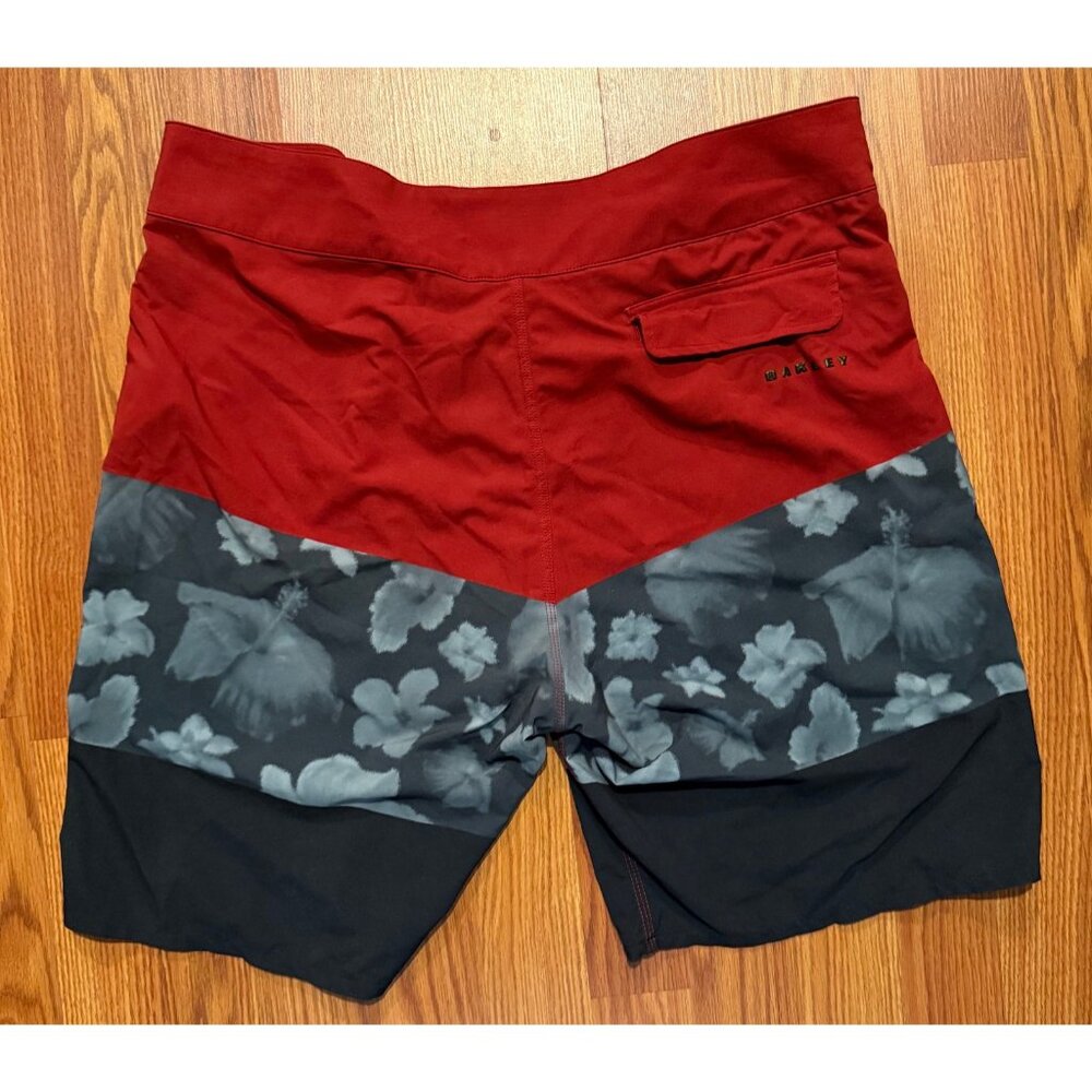Oakley Board Shorts Colorblock Mens 34 8" Floral Beach Swim Trunks - Picture 2 of 6
